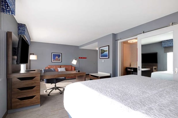 Images Hampton Inn Crown Point