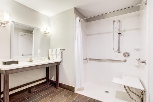Images Holiday Inn & Suites Lafayette North by IHG