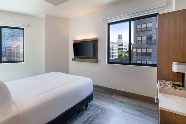 Images Even Hotel Long Island City - New York by IHG