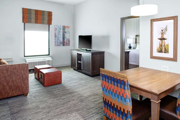 Images Hampton Inn & Suites Pittsburg Kansas Crossing