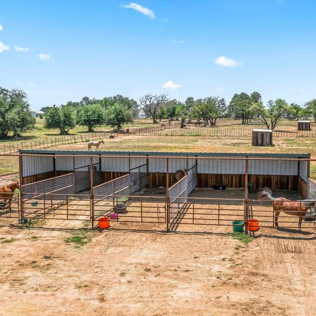 Images Moore Home & Ranch Realty