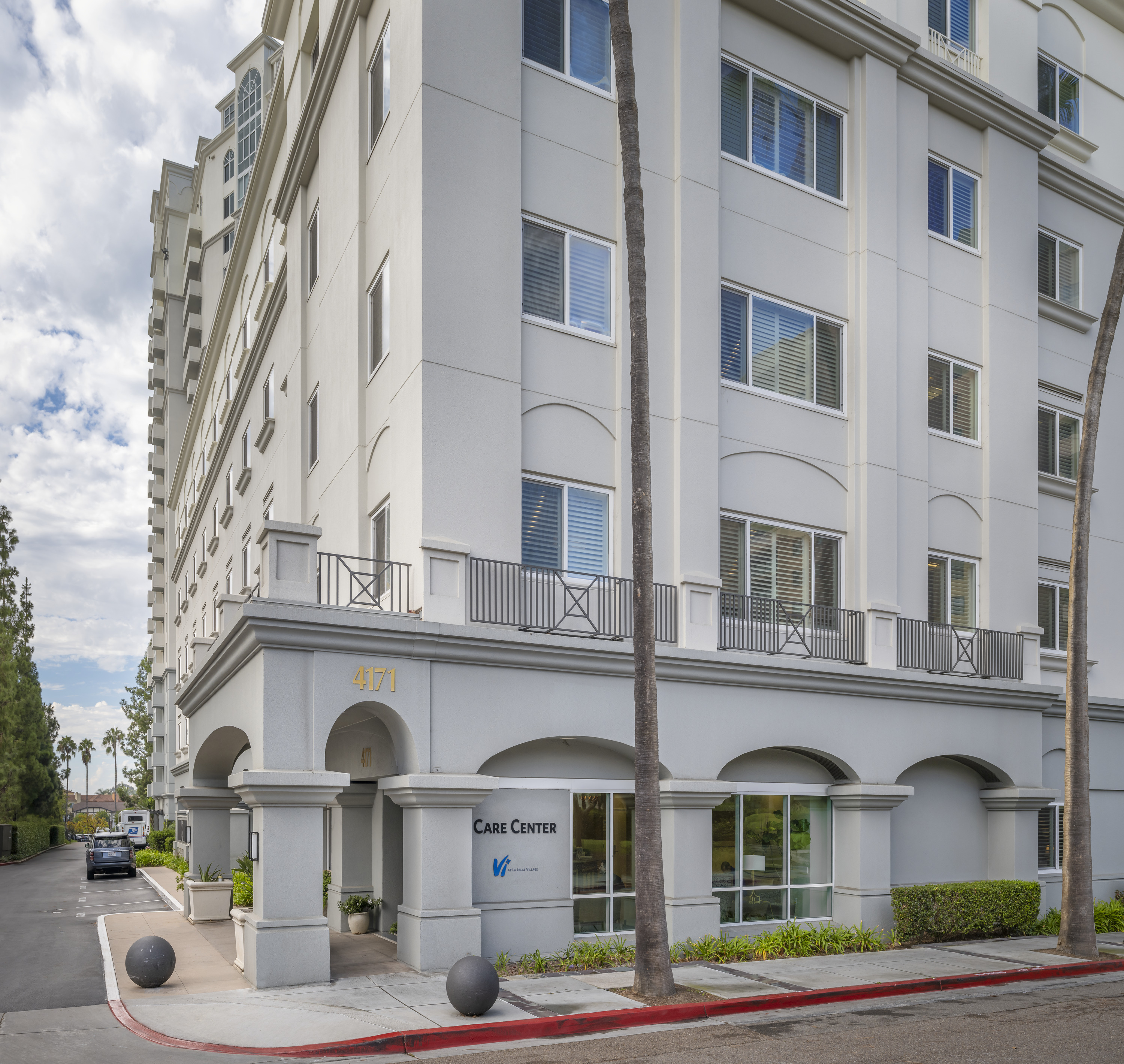 Vi at La Jolla Village Image