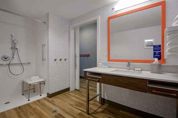 Images Hampton Inn Salem Boston