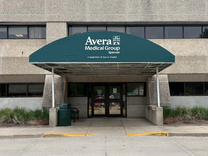 Avera Spencer Clinic Iowa Entrance