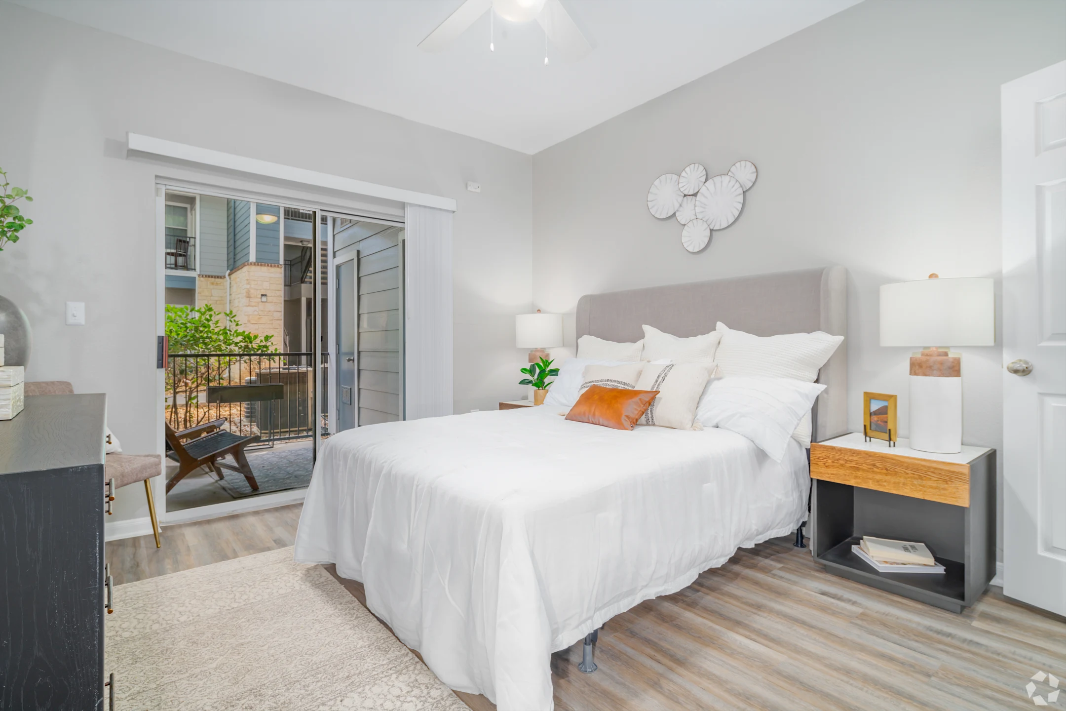 Spacious Bedroom 