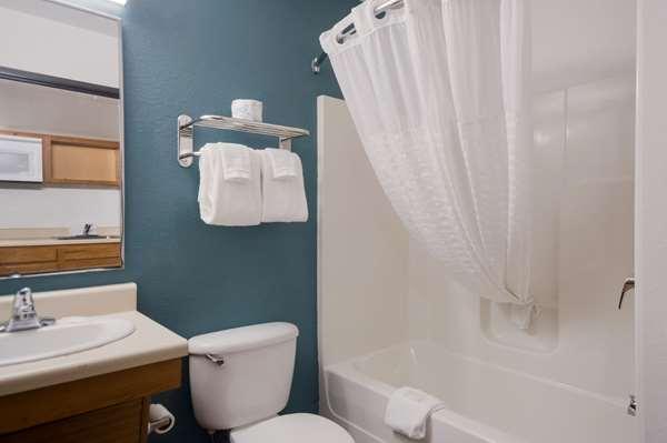 Images WoodSpring Suites Greenville Central I-85