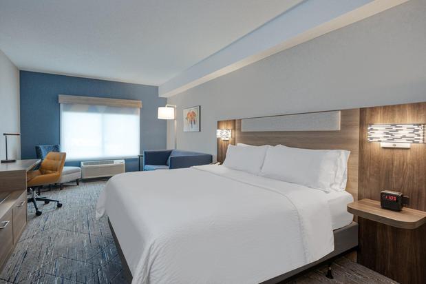 Images Holiday Inn Express & Suites Wadsworth, an IHG Hotel