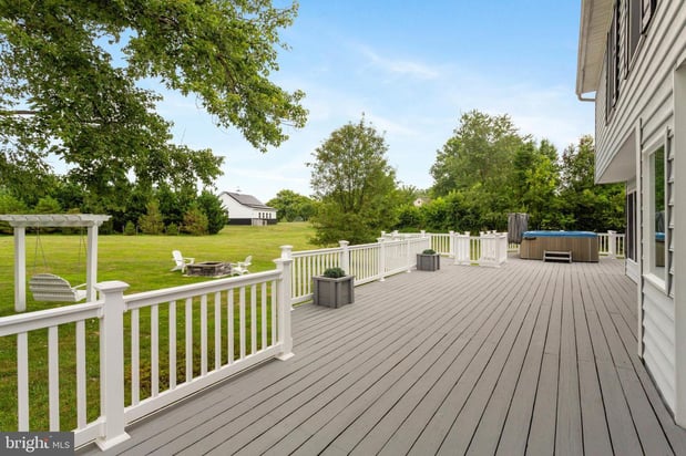 Images Jim Bim of Winning Edge Real Estate