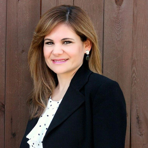 Images Elizabeth Cole - UnitedHealthcare Licensed Sales Agent