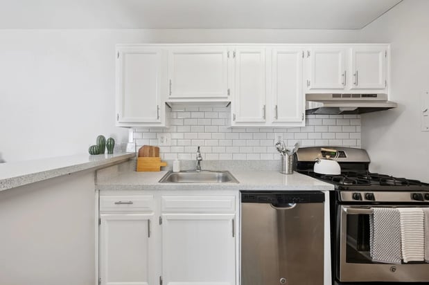 Images ReNew Odenton apartments