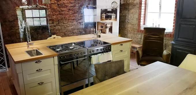 Münz-Massiv-Möbel, Gewerbegebiet 6 in Seebach