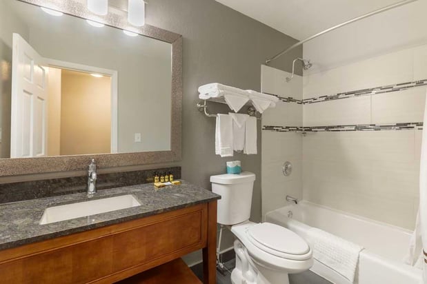 Images Best Western Plus Milwaukee West