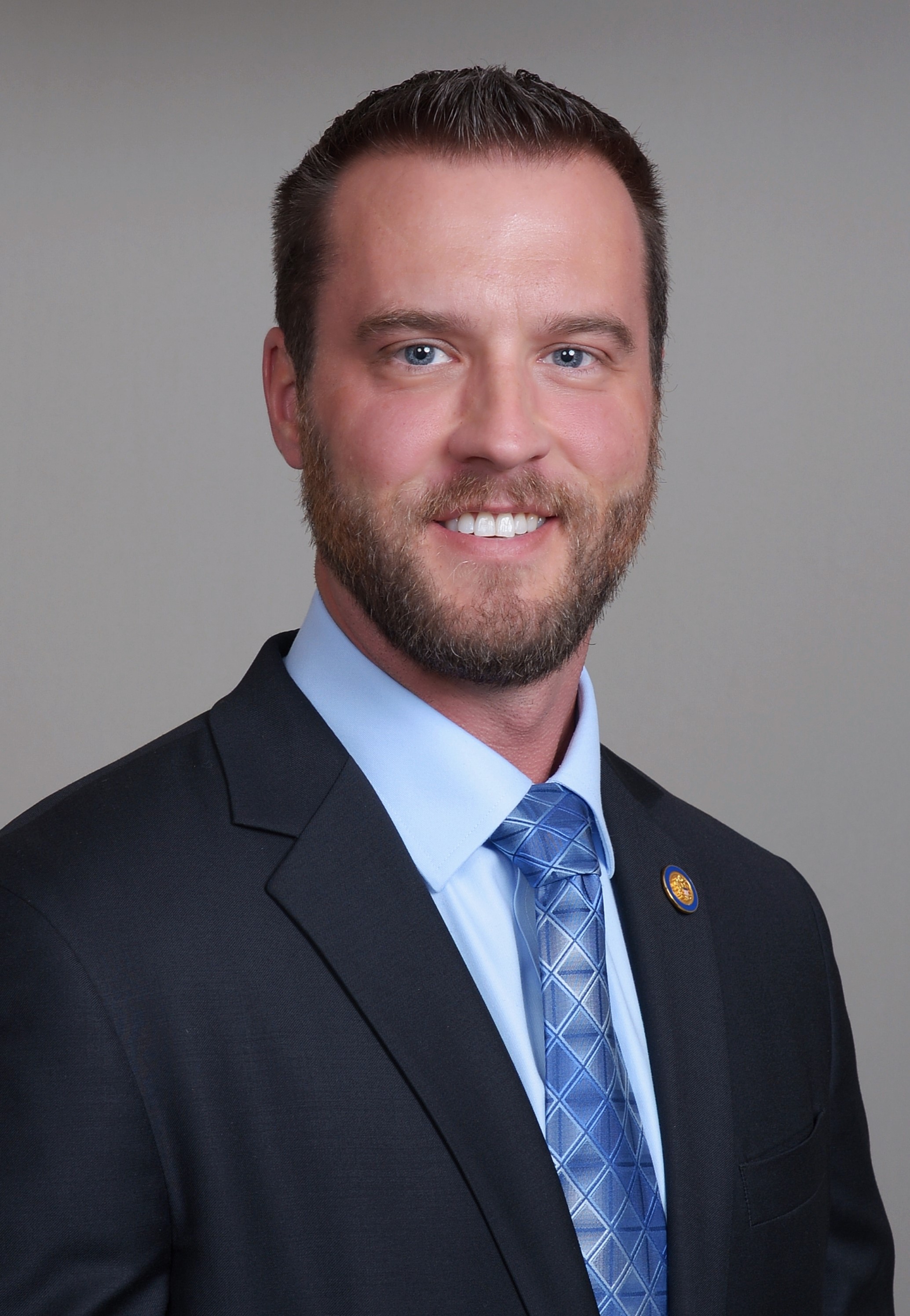 Edward Jones - Financial Advisor: Justin K Crawford