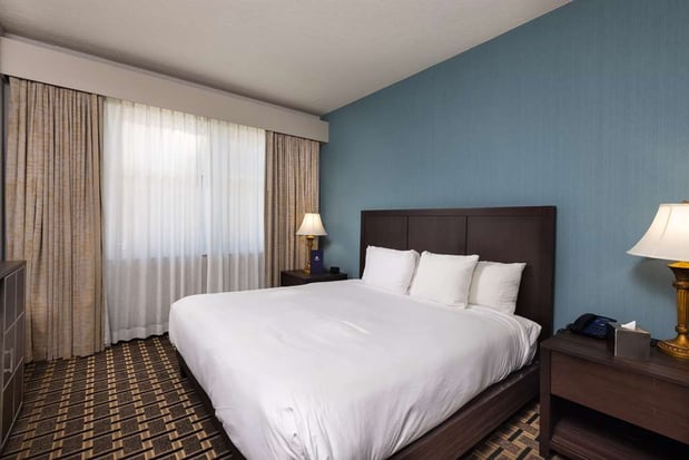 Images Inn at The Colonnade Baltimore - a DoubleTree by Hilton Hotel