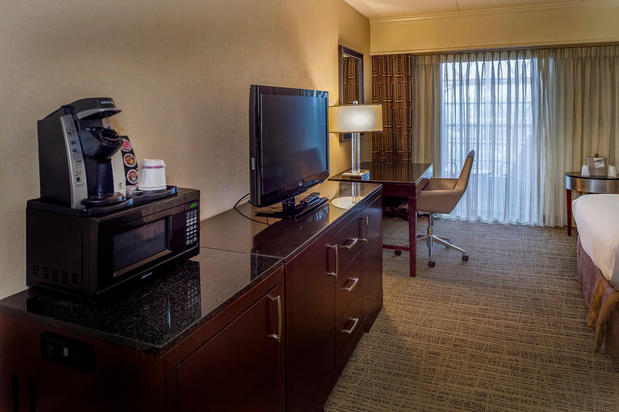 Images Crowne Plaza St. Louis Airport, an IHG Hotel