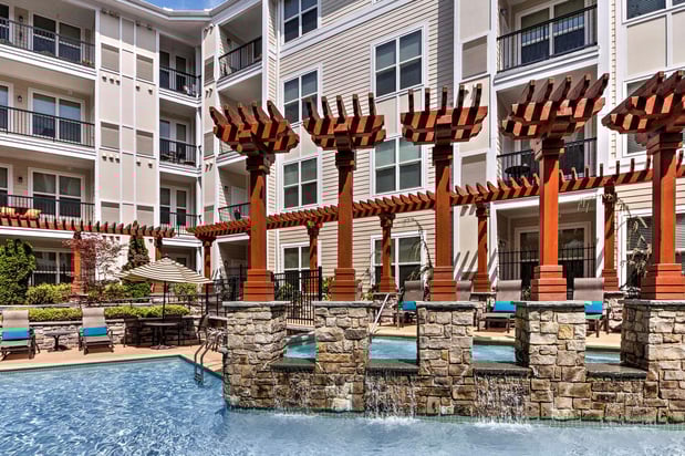 Images Camden Dulles Station Apartments