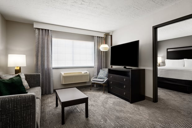 Images Holiday Inn & Suites Albuquerque Airport by IHG