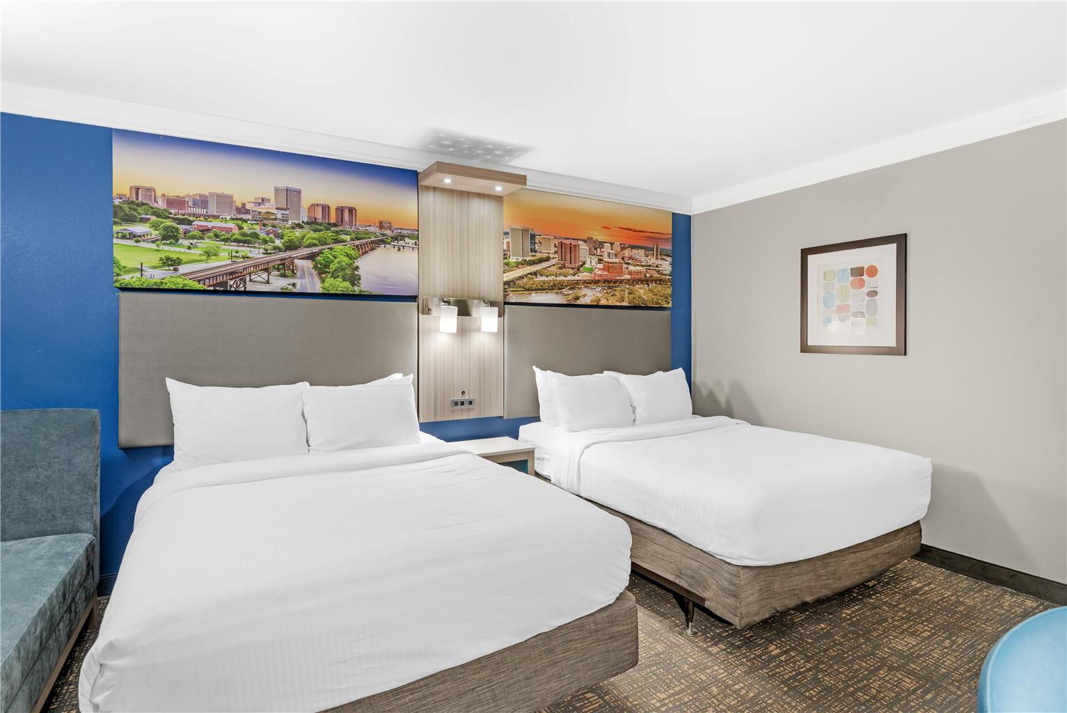 ADA - 2 Queen Beds w/ Bathtub