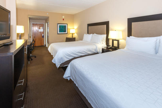 Images Holiday Inn Express & Suites Jacksonville Airport, an IHG Hotel