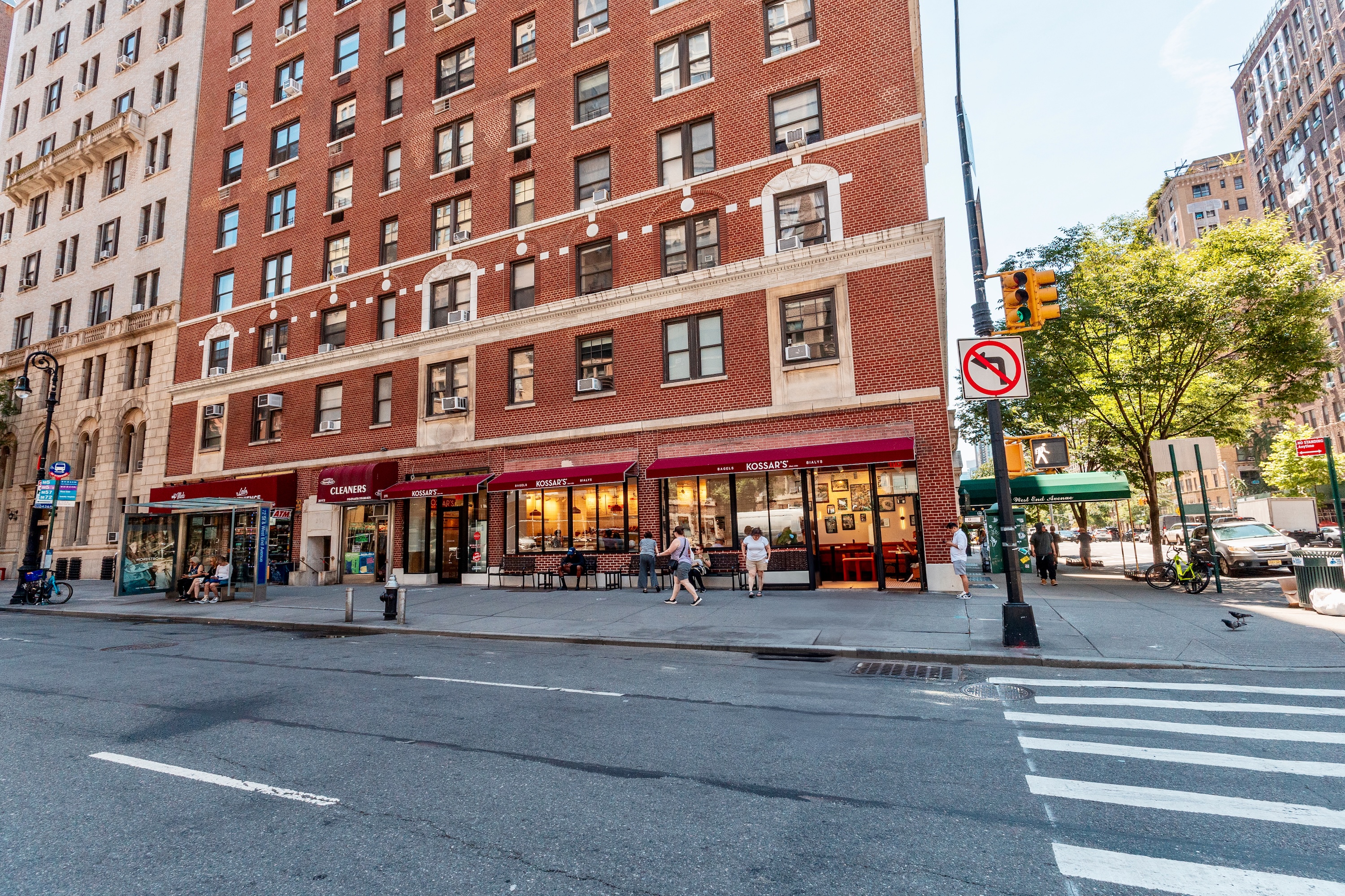 270 W 72nd St