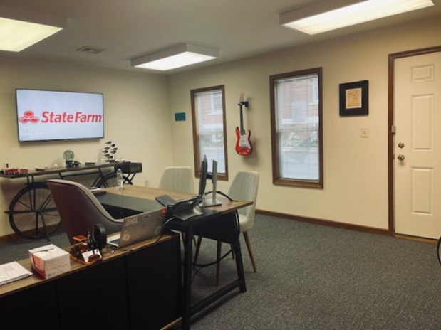 Images Eliu Villatoro - State Farm Insurance Agent