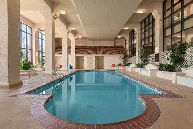 Images Embassy Suites by Hilton Baton Rouge