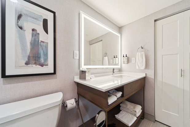 Images Crowne Plaza Lansing by IHG