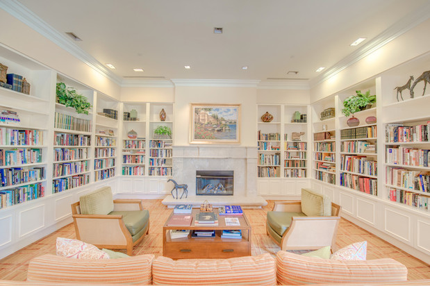 Images Vi at La Jolla Village