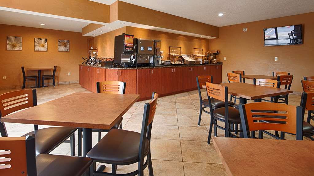 Continental breakfast is included. Best Western Ambassador Inn & Suites Wisconsin Dells (608)254-4477
