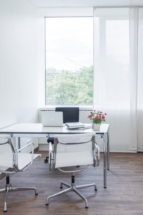 Massud Hosseini, Reichsstr. 59 in Düsseldorf