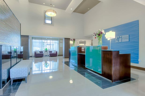 Images Holiday Inn Express & Suites Carlsbad Beach by IHG