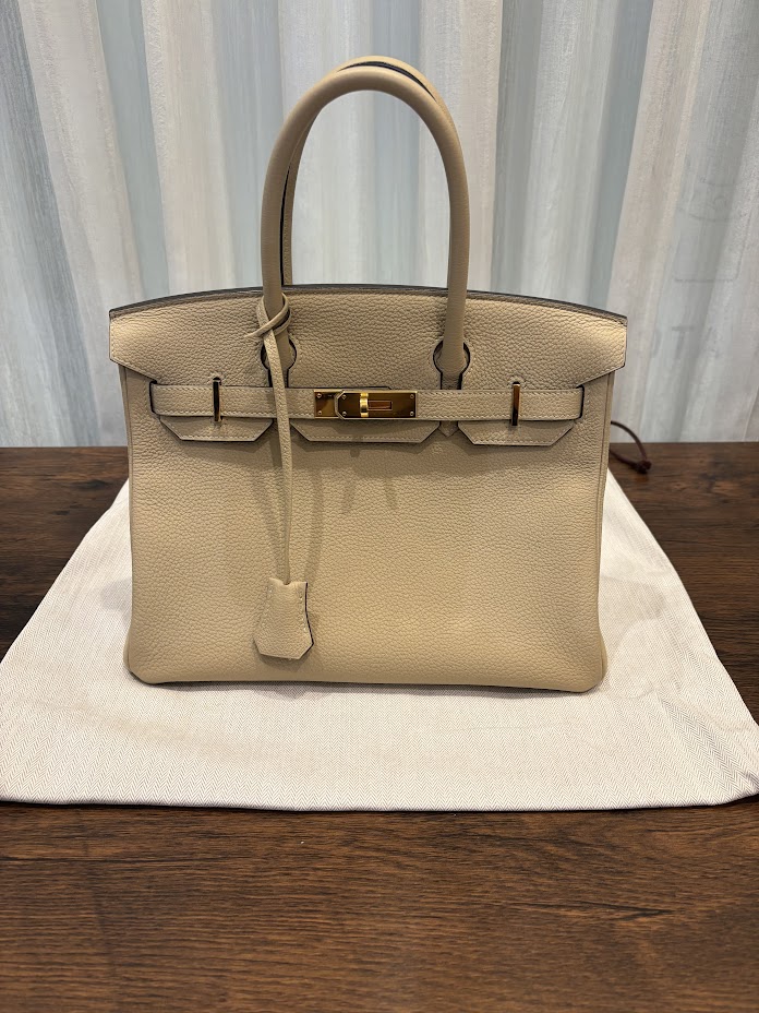 Images KOMEHYO（コメ兵）買取センター南森町