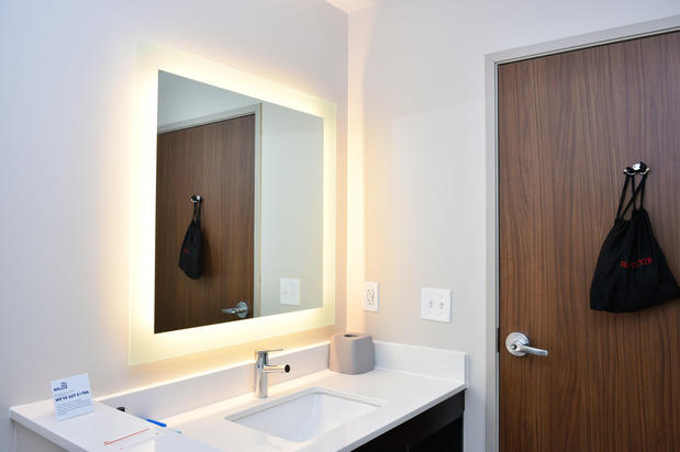 Images Holiday Inn Express & Suites Bensenville - O'Hare, an IHG Hotel