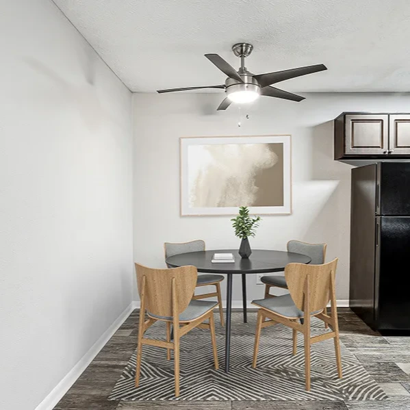 Paramont | Dining Area