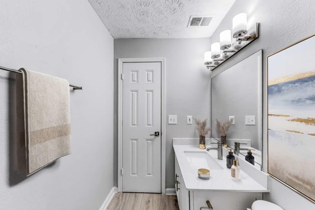 Images Elliot Apartments on Abernathy