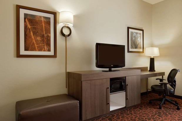 Images Hampton Inn Wichita Falls-Sikes Senter Mall