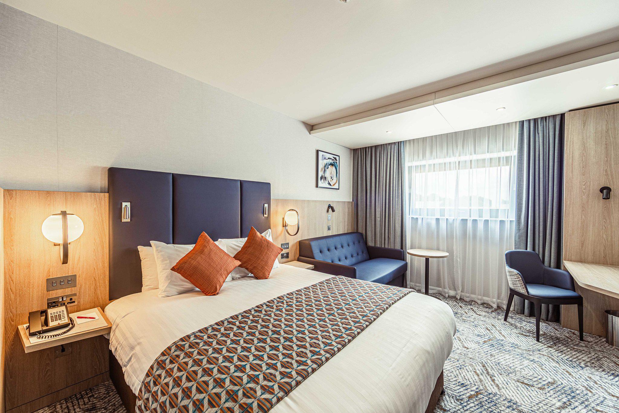 Crowne Plaza Reading East, an IHG Hotel Reading 01189 440444