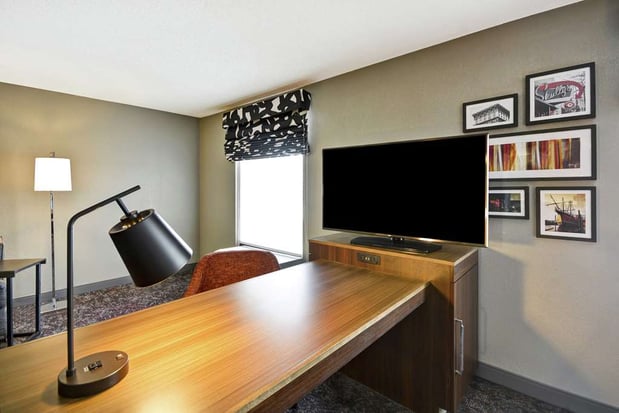Images Hampton Inn & Suites Columbus-Easton Area