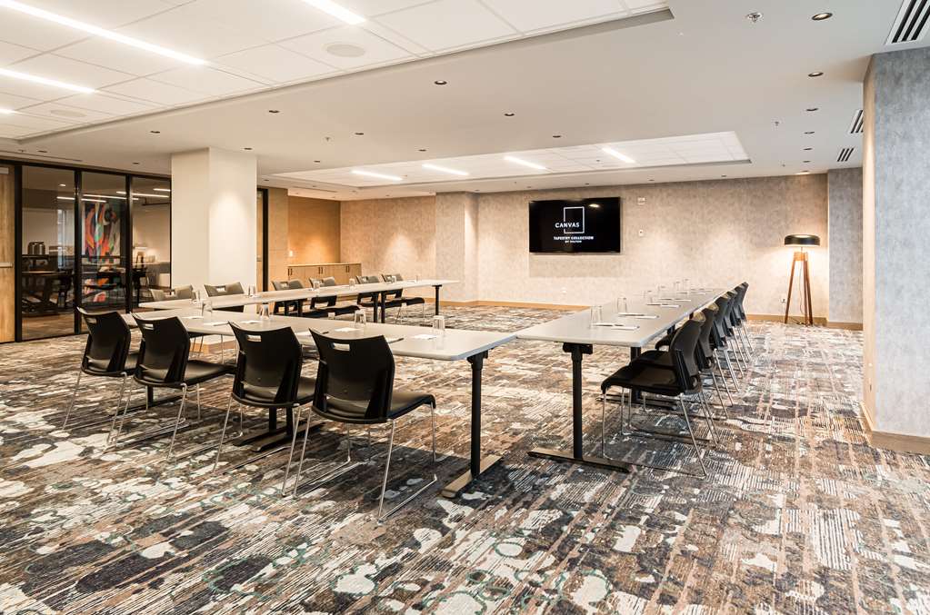 Images Canvas Moncton, Tapestry Collection by Hilton