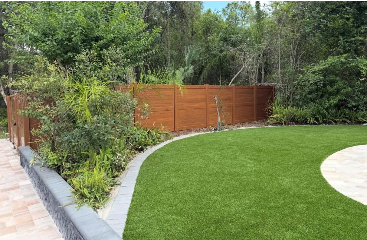 Vinyl Fence that combines the natural appearance of wood with durability and low maintenance in Orlando, Fl