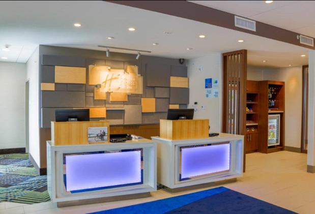 Images Holiday Inn Express & Suites Detroit North - Roseville by IHG