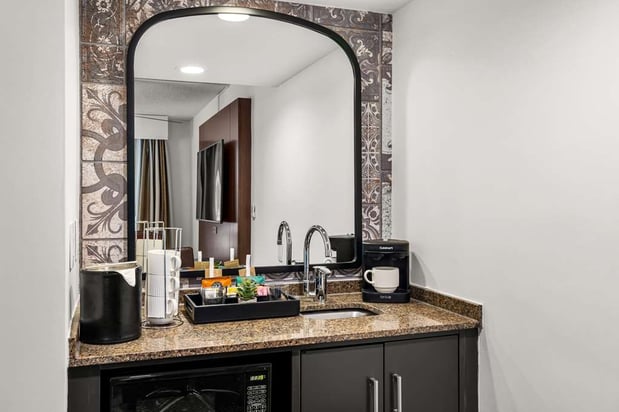 Images Embassy Suites by Hilton Los Angeles International Airport South