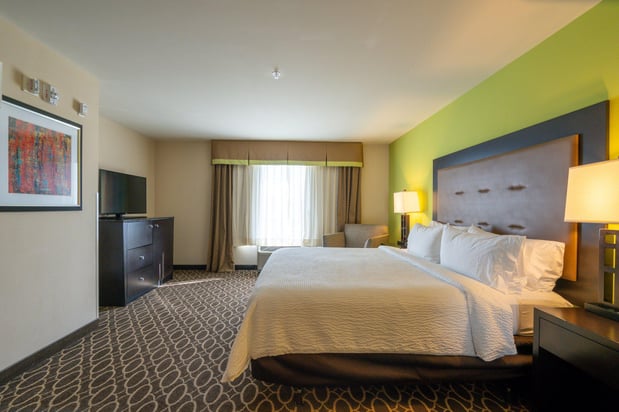 Images Holiday Inn Murfreesboro by IHG