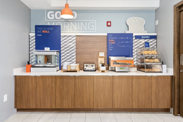 Images Holiday Inn Express & Suites Lincoln-Roseville Area by IHG