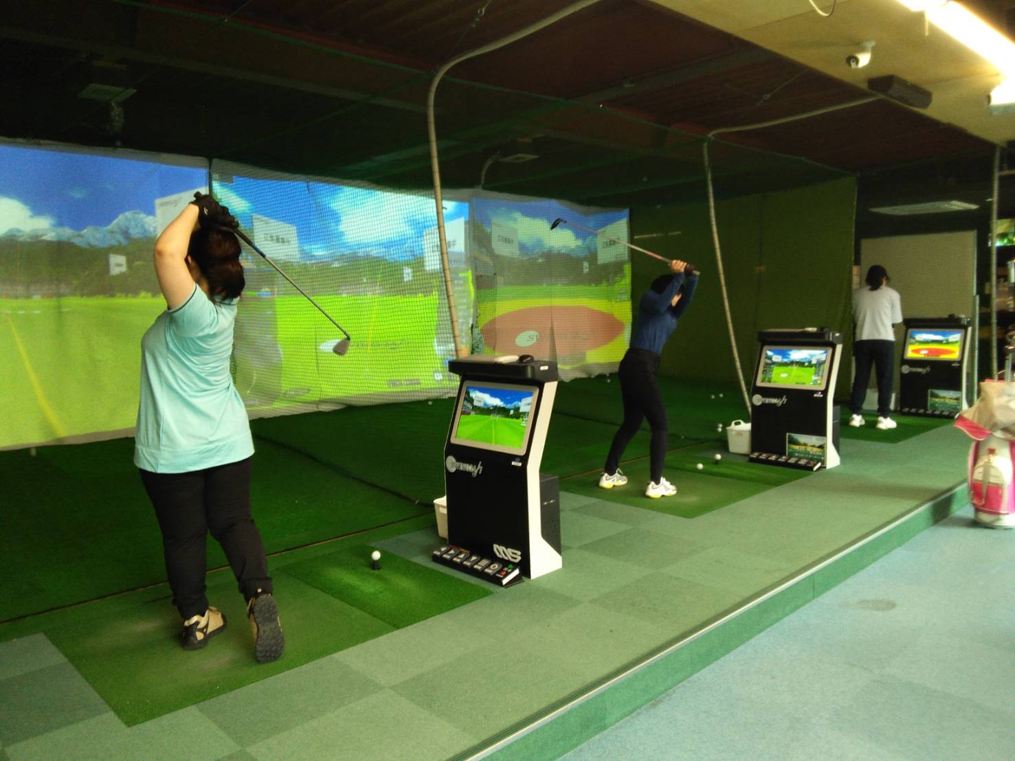 Images インドアゴルフ練習場SWING24/7 戸塚店