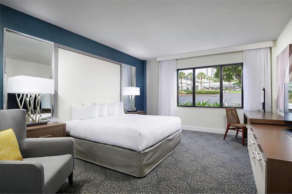 Guest room Bahia Mar Fort Lauderdale Beach - a DoubleTree by Hilton Hotel Fort Lauderdale (954)764-2233