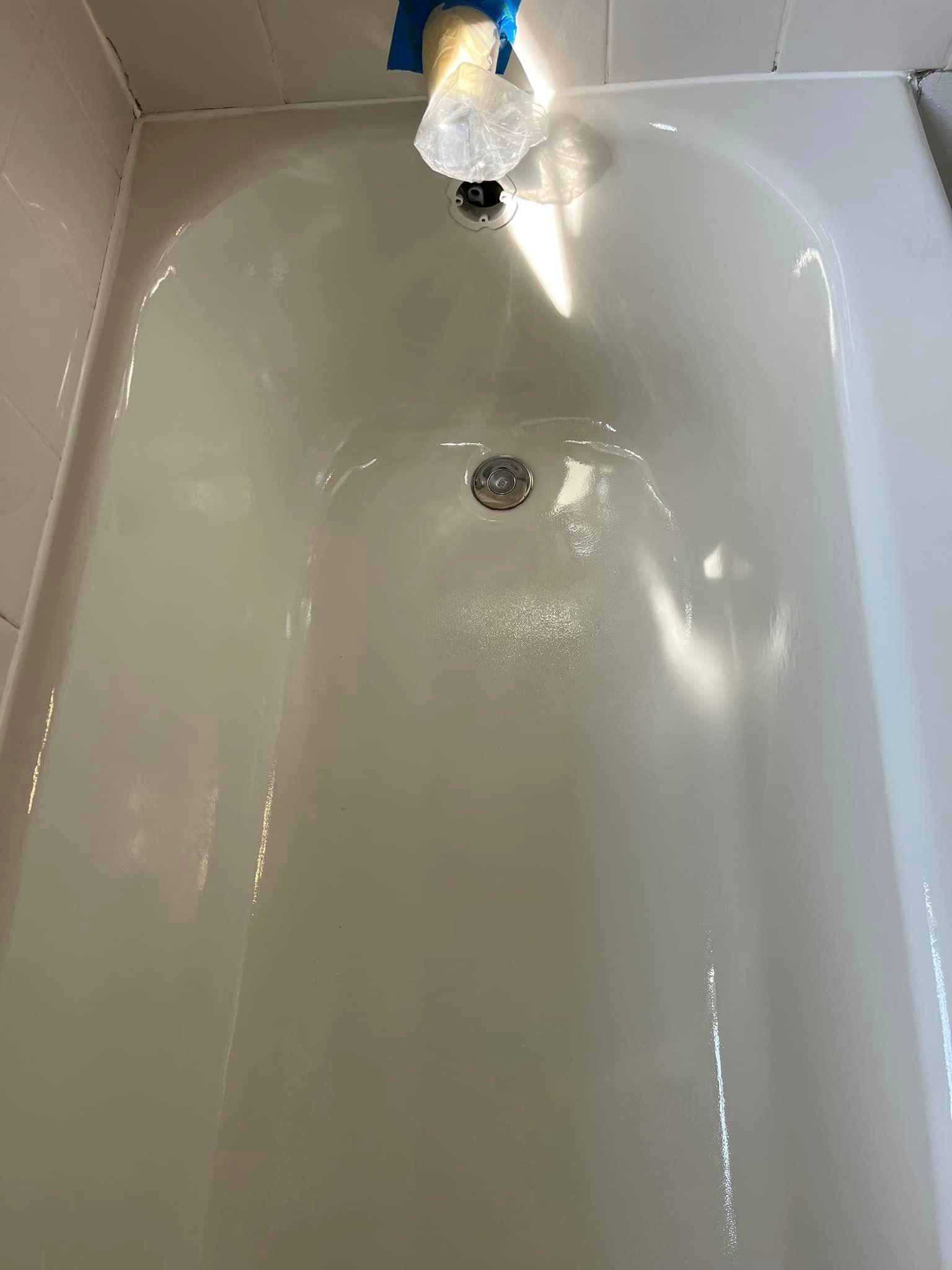 Fox Valley Bathtub Refinishing Image