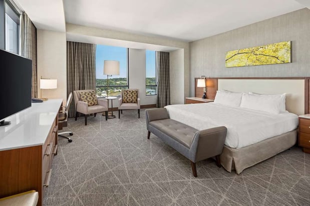 Images Hilton Rochester Mayo Clinic Area