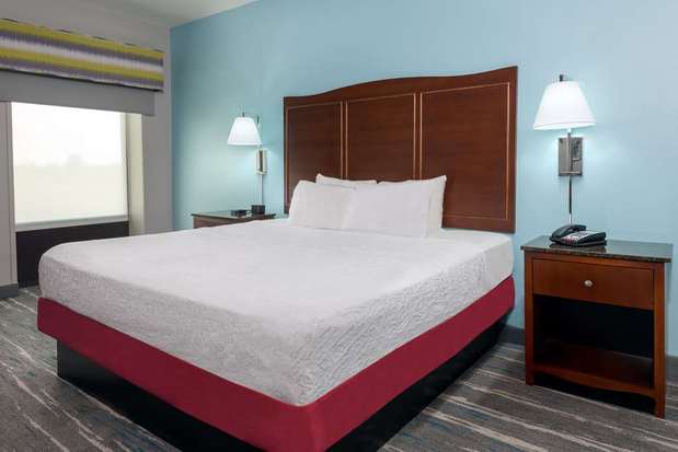 Images Hampton Inn and Suites-Winston-Salem/University Area NC
