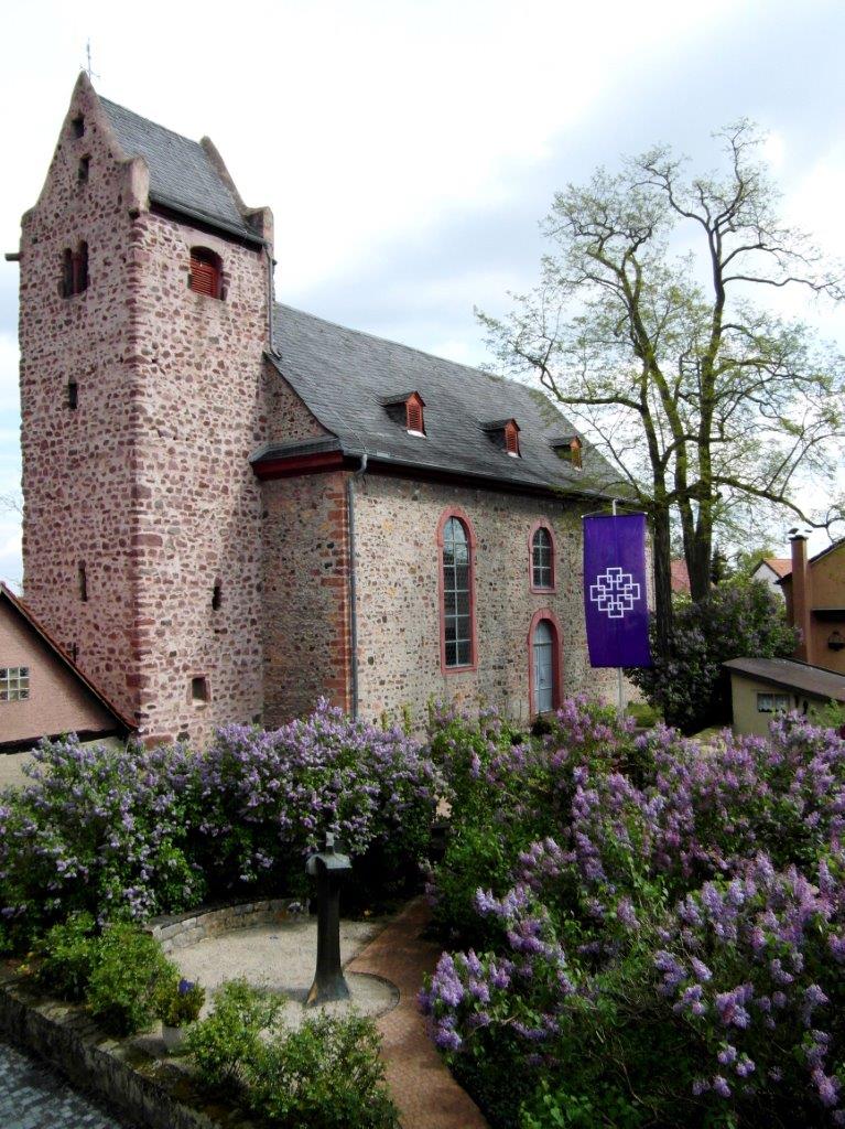 Außenansicht der Evangelischen Kirche Darmstadt-Wixhausen